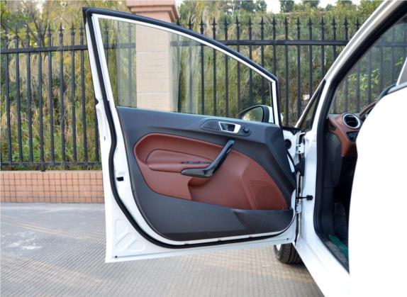 嘉年华 2014款 两厢 1.0 GTDi 自动劲动型 车厢座椅   前门板