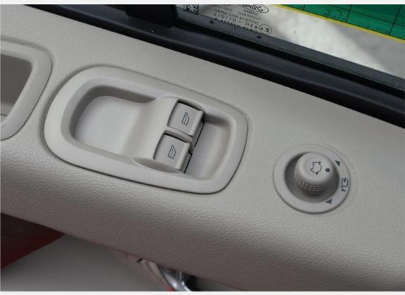 途睿欧 2017款 2.0T 自动商务舱版 车厢座椅   门窗控制