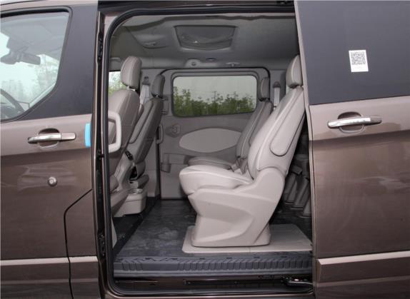途睿欧 2020款 2.0T 自动精睿版 国VI 车厢座椅   后排空间