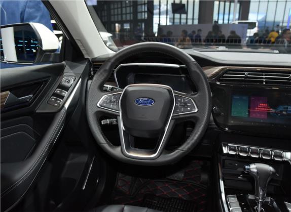 领界 2021款 领界S EcoBoost 145 CVT 智领轻混型 中控类   驾驶位