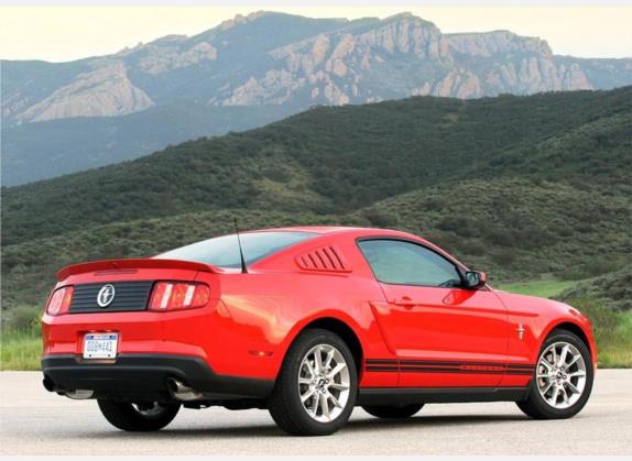 Mustang 2012款 3.7L V6手动豪华型 外观   斜后