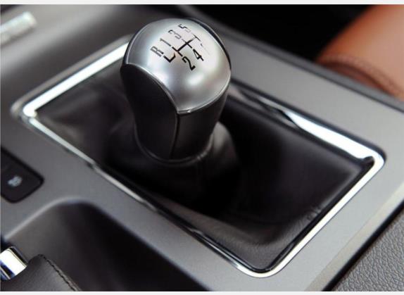 Mustang 2012款 3.7L V6手动豪华型 中控类   挡把