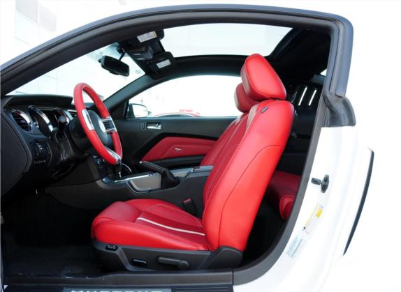 Mustang 2012款 5.0L GT自动豪华型 车厢座椅   前排空间