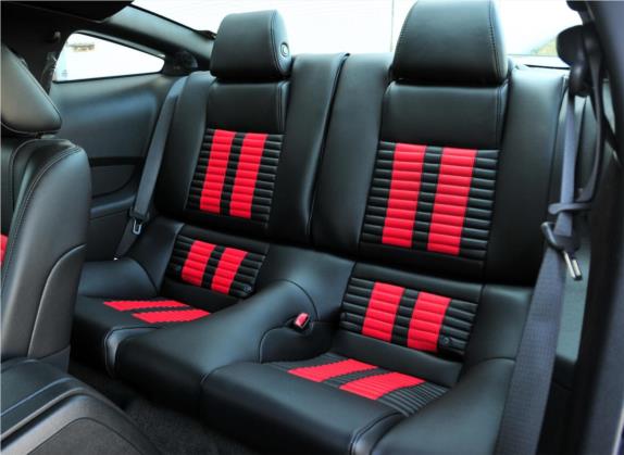 Mustang 2012款 GT500 手动豪华型 车厢座椅   后排空间