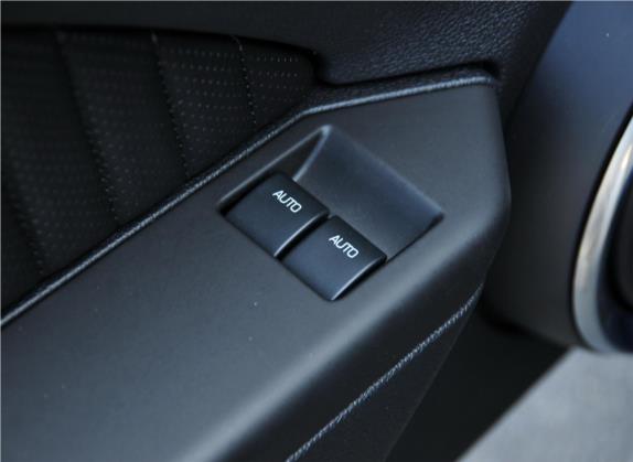 Mustang 2012款 GT500 手动豪华型 车厢座椅   门窗控制