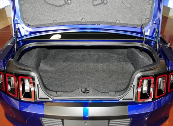 Mustang 2013款 GT500 车厢座椅   后备厢