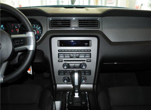 Mustang 2013款 5.0L GT自动标准型 中控类   中控台