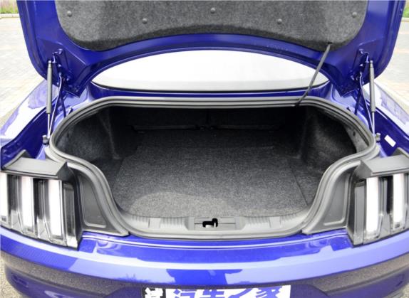 Mustang 2015款 5.0L GT 性能版 车厢座椅   后备厢