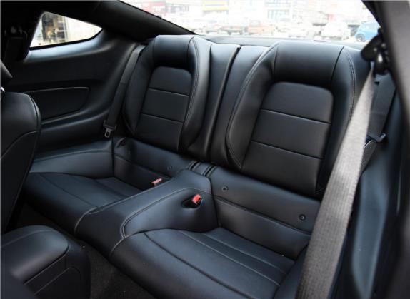 Mustang 2017款 2.3T 性能版 车厢座椅   后排空间
