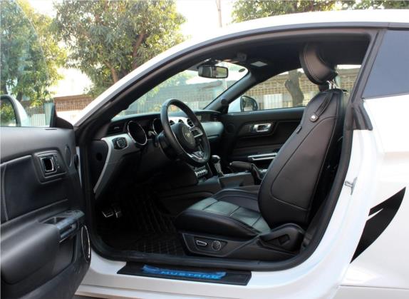 Mustang 2017款 5.0L GT 性能版 车厢座椅   前排空间