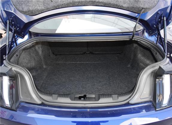 Mustang 2019款 5.0L V8 GT 车厢座椅   后备厢
