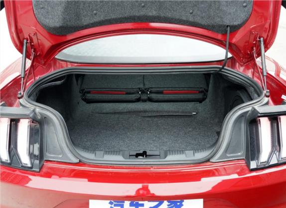 Mustang 2020款 2.3L EcoBoost 黑曜魅影特别版 车厢座椅   后备厢