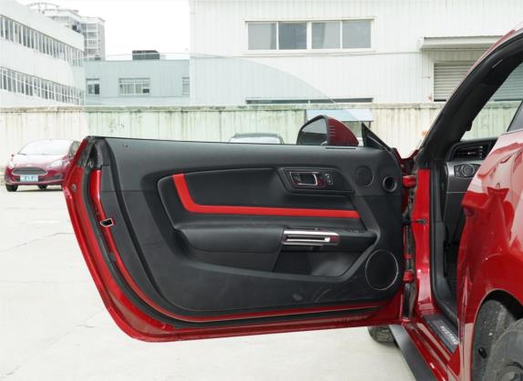 Mustang 2020款 2.3L EcoBoost 黑曜魅影特别版 车厢座椅   前门板