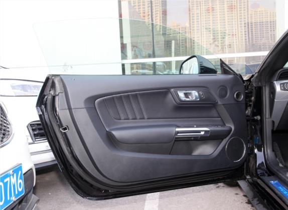 Mustang 2020款 2.3L EcoBoost 车厢座椅   前门板