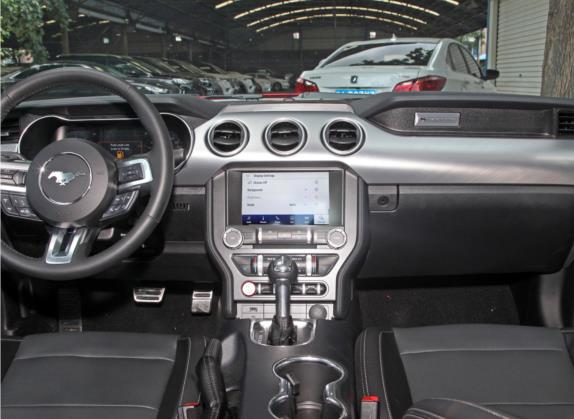 Mustang 2021款 2.3L EcoBoost 中控类   中控台
