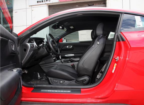 Mustang 2021款 2.3L EcoBoost 车厢座椅   前排空间