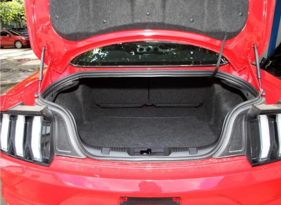 Mustang 2021款 2.3L EcoBoost 车厢座椅   后备厢