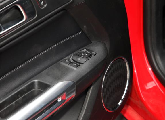 Mustang 2021款 2.3L EcoBoost 车厢座椅   门窗控制