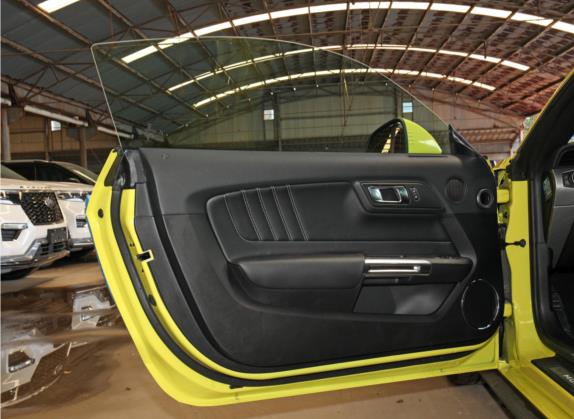 Mustang 2021款 2.3L EcoBoost 掠光复刻限量版 车厢座椅   前门板