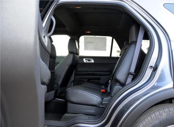 探险者(进口) 2013款 3.5L 尊享型 车厢座椅   后排空间