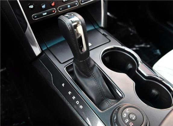 探险者(进口) 2016款 3.5T 铂金版 中控类   挡把