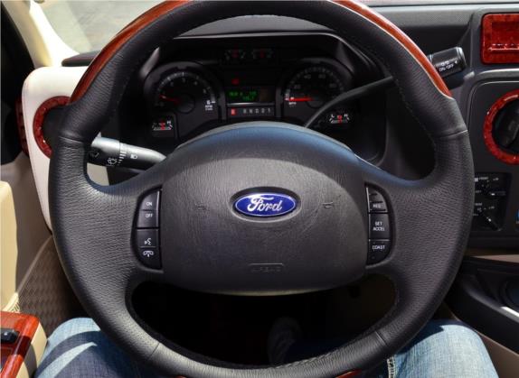 福特E350 2011款 5.4L 铂金限量版 中控类   驾驶位