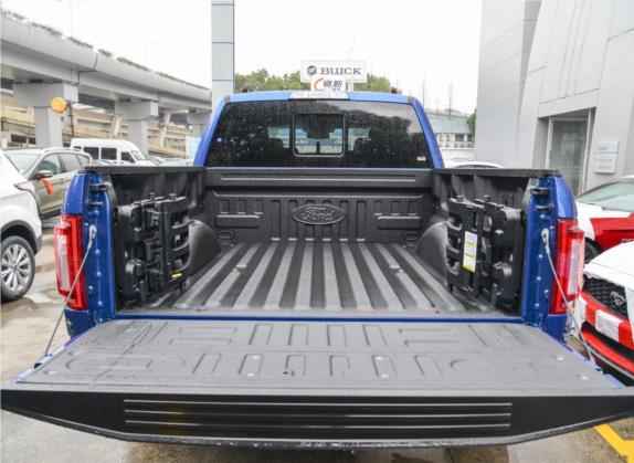 福特F-150 2017款 3.5T 猛禽性能劲化版 车厢座椅   后备厢