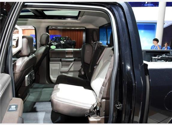 福特F-150 2019款 3.5T LTD 车厢座椅   后排空间