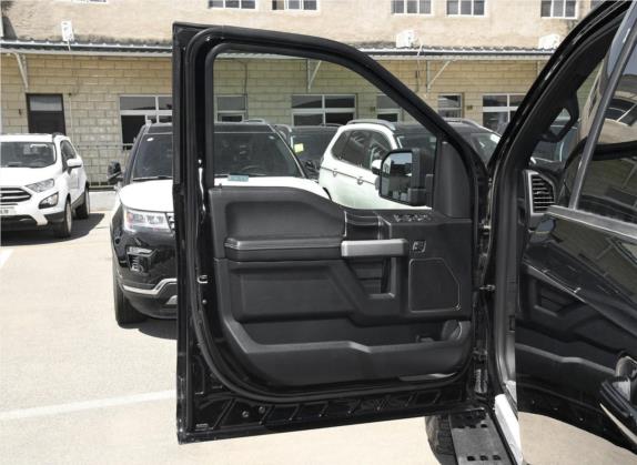 福特F-150 2019款 3.5T 猛禽性能劲化版 车厢座椅   前门板