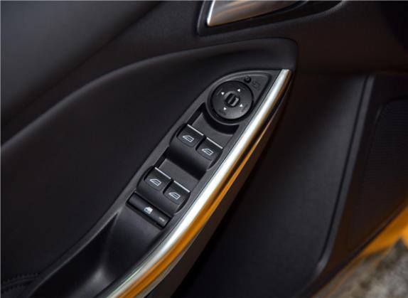 福克斯(进口) 2015款 2.0T ST 橙色版 车厢座椅   门窗控制