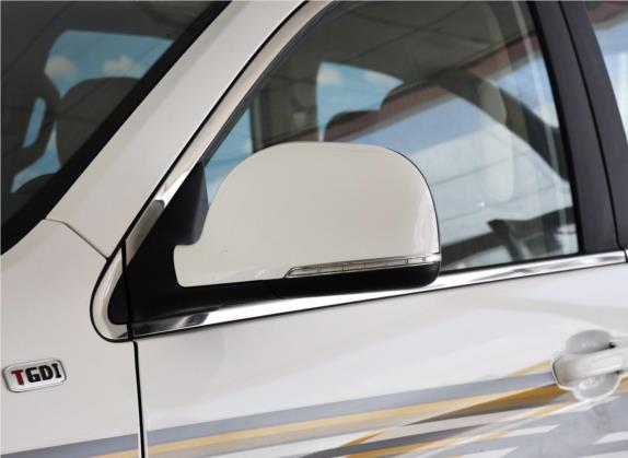 萨瓦纳 2015款 2.0T 手动两驱汽油豪华版7座 外观细节类   外后视镜