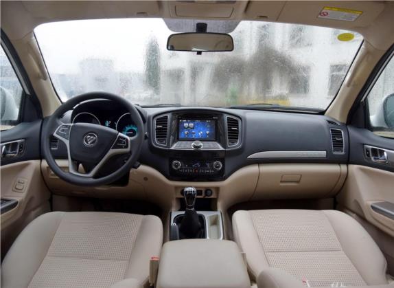 萨瓦纳 2015款 2.8T 手动两驱柴油豪华版5座 中控类   中控全图