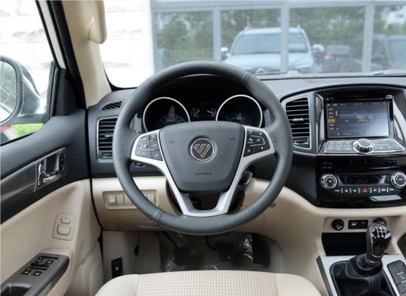 萨瓦纳 2015款 2.8T 手动四驱柴油豪华版5座 中控类   驾驶位
