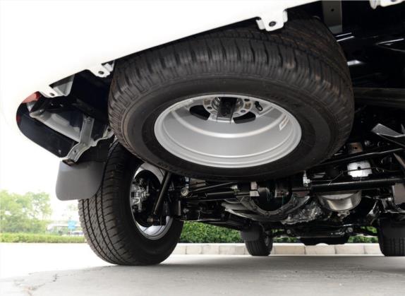 萨瓦纳 2015款 2.8T 手动四驱柴油豪华版5座 其他细节类   备胎