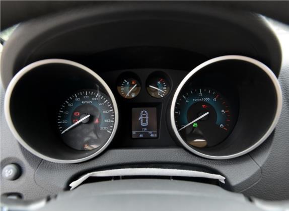 萨瓦纳 2015款 2.8T 手动四驱柴油豪华版5座 中控类   仪表盘