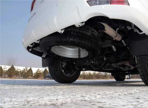 萨瓦纳 2015款 2.8T 手动四驱柴油尊享版7座 其他细节类   备胎