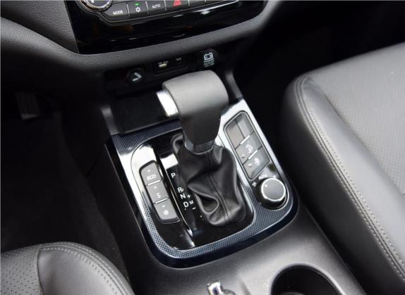 萨瓦纳 2016款 2.0T 自动四驱汽油至尊版7座 中控类   挡把