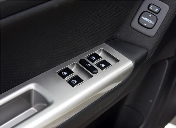 萨瓦纳 2016款 2.0T 自动四驱汽油至尊版7座 车厢座椅   门窗控制