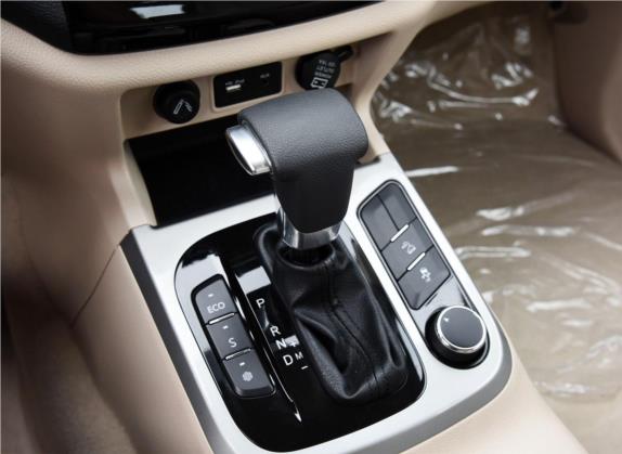 萨瓦纳 2016款 2.0T 自动四驱汽油至尊版5座 中控类   挡把