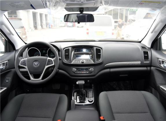 萨瓦纳 2016款 2.0T 自动四驱汽油豪华版5座 中控类   中控全图
