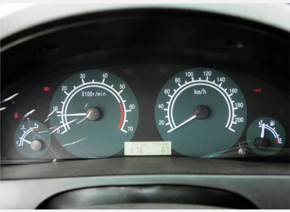 帅豹 2010款 2.4L 手动舒适型 中控类   仪表盘