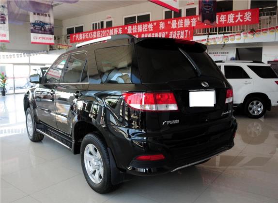 奥轩GX5 2012款 2.0L 手动汽油两驱天窗版 外观   斜后