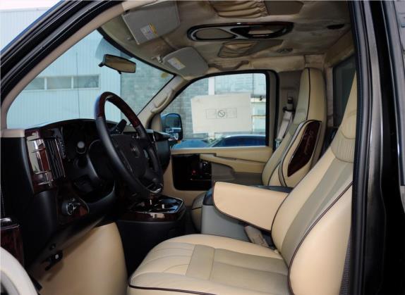 SAVANA 2012款 6.0L 领袖级至尊版 车厢座椅   前排空间