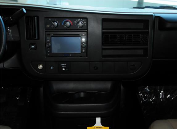 SAVANA 2013款 6.0L 3500舒适版 中控类   中控台