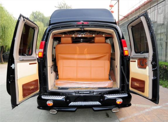 SAVANA 2013款 6.0L 豪华隐私屏版7座 车厢座椅   后备厢