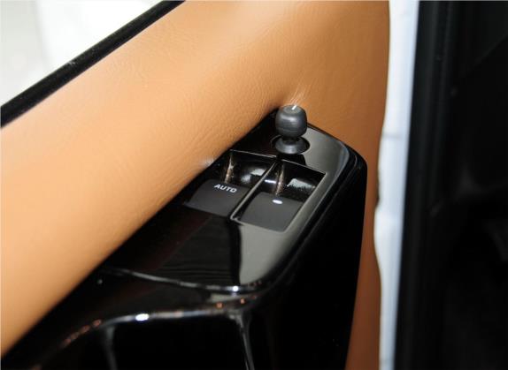 SAVANA 2013款 5.3L 1500运动版 车厢座椅   门窗控制