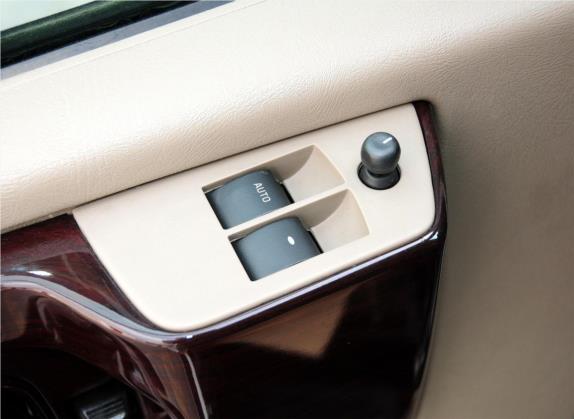 SAVANA 2013款 6.0L 领袖级商务车 车厢座椅   门窗控制
