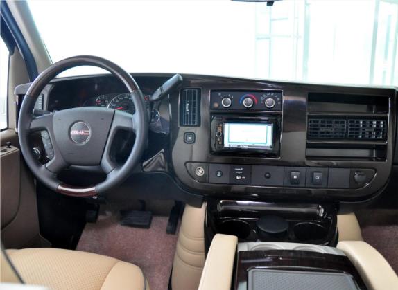 SAVANA 2013款 6.0L 长轴领袖版 中控类   驾驶位