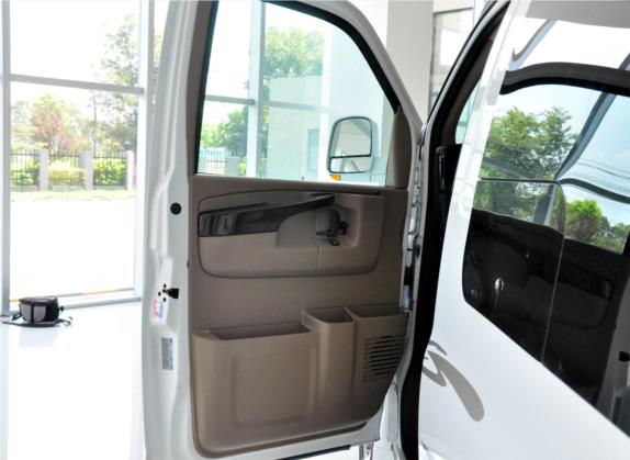 SAVANA 2013款 6.0L 长轴领袖版 车厢座椅   前门板