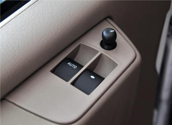 SAVANA 2013款 6.0L 长轴领袖版 车厢座椅   门窗控制